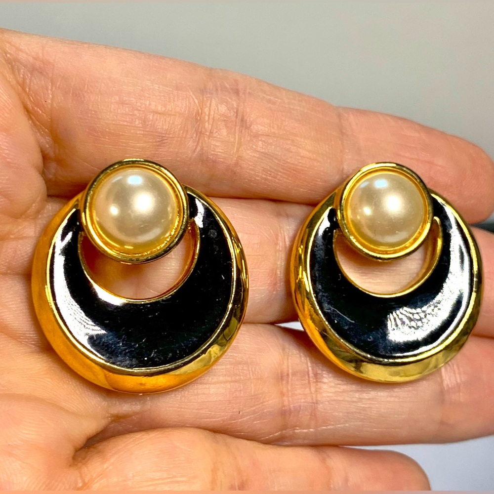 Vintage Runway Andre Courreges Paris Black Enamel Glass Pearl Clip On earrings